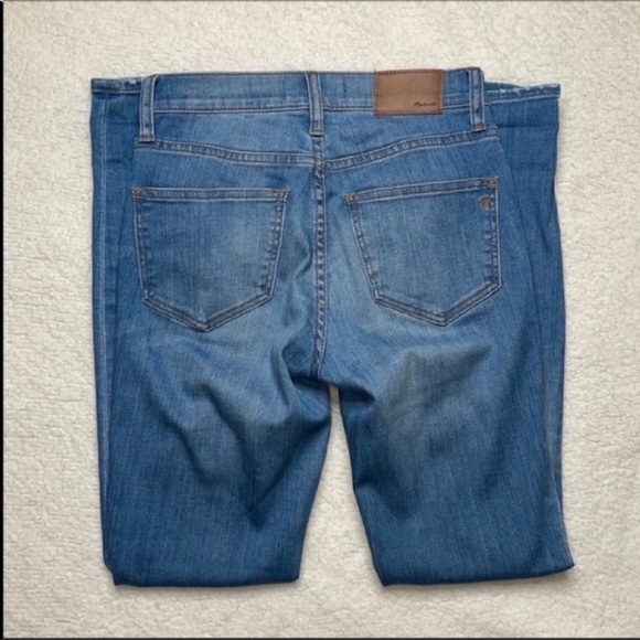 Madewell Light wash High Riser Skinny Skinny Distressed
Size 24 x 29 - Picture 7 of 12